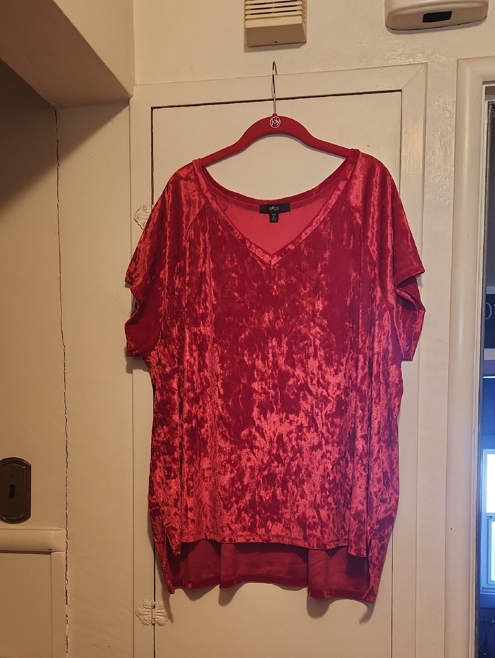 🔥ellos Red Crushed Velvet V-Neck Short Sleeve Top